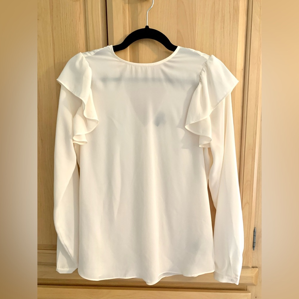 Who What Wear Cream Ruffle Sleeve Blouse XS